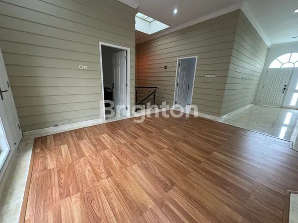 image RUMAH MEWAH 2 LANTAI DI PAKUWON CITY, LT 215M² (4)