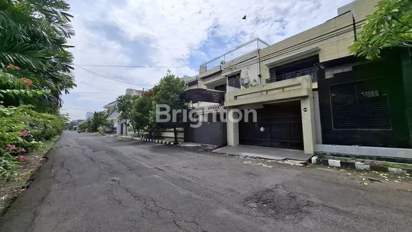 image RUMAH KOKOH DI LINGKUNGAN ELIT (3)