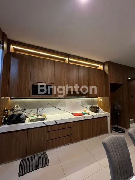 image DIJUAL RUMAH MEWAH CLUSTER J. CROWN MEDAN (3)