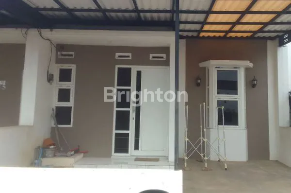 image RUMAH CANTIK DI DALAM PERUMAHAN DI KEDUNGREJO DEKAT TOL SAWOJAJAR MALANG (2)