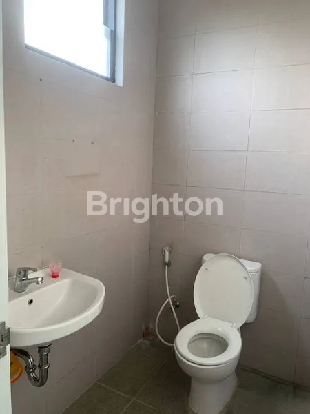 image RUKO 4 LANTAI SIAP HUNI, LOKASI STRATEGIS SURABAYA (6)