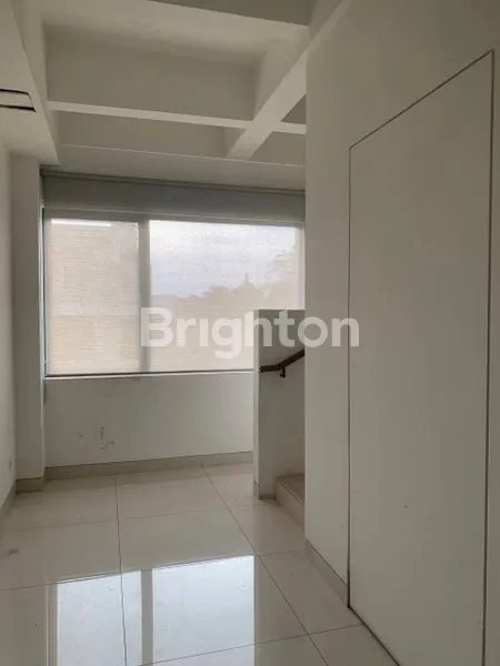 image RUKO 4 LANTAI SIAP HUNI, LOKASI STRATEGIS SURABAYA (5)