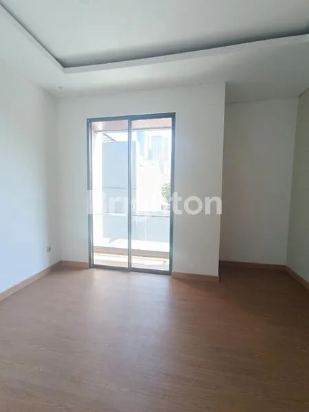 image RAYA DUKUH KUPANG LUX NEW GRESS TYPICAL MODERN SIAP HUNI MEWAH (6)