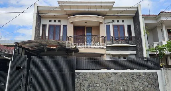 RUMAH 2 LANTAI SIAP HUNI DI TAMAN HOLIS INDAH – BANDUNG