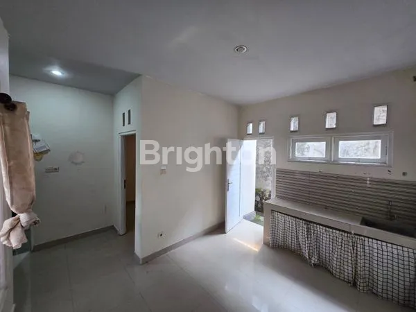 image DISEWAKAN RUMAH HARGA 55JT PER TAHUN NON FURNISHED DI JALAN BUKIT SARI KEBO IWA UTARA (3)