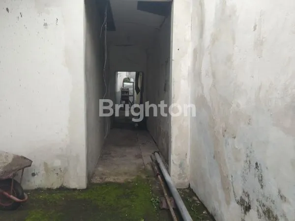 image RUMAH TUA 2 LANTAI DITENGAH KOTA KEDIRI (4)