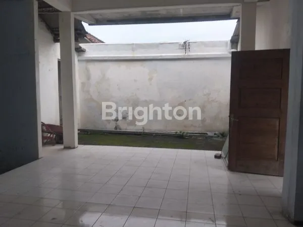 image RUMAH TUA 2 LANTAI DITENGAH KOTA KEDIRI (7)