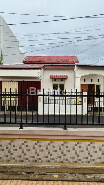 RUMAH DI DANAU SENTARUM PONTIANAK - KALIMANTAN BARAT