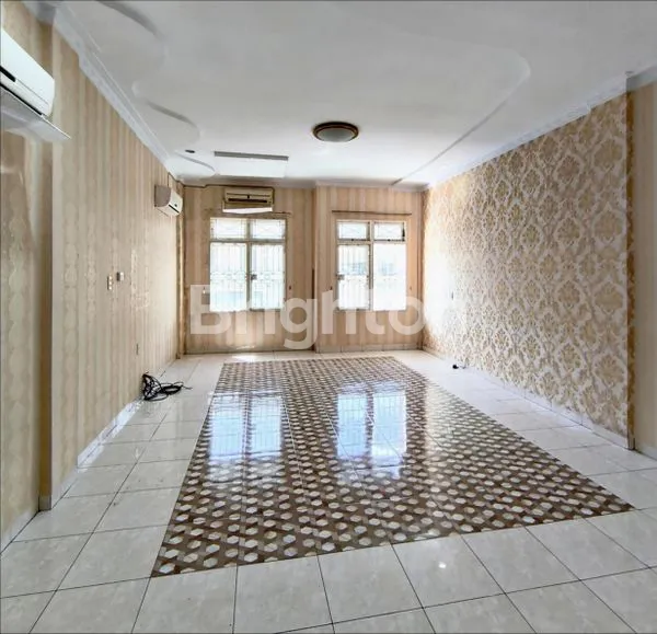 image DISEWAKAN. VILLA MAKMUR INDAH. DAERAH JL. ADAM MALIK. INTI KOTA. FASILITAS. SECURITY 24 JAM, KOLAM RENANG (7)