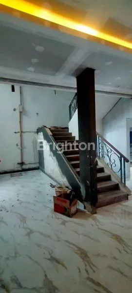 image DIJUAL RUMAH FULL RENOVASI 2 LT DI CLUSTER FLORIDA KOTA WISATA CIBUBUR  (2)