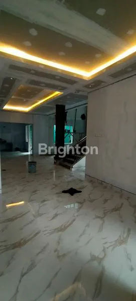 image DIJUAL RUMAH FULL RENOVASI 2 LT DI CLUSTER FLORIDA KOTA WISATA CIBUBUR  (3)