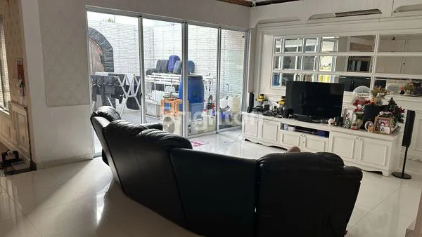 image RUMAH 2 LANTAI SIAP HUNI JAKARTA GARDEN CITY CLUSTER PALM SPRING (3)