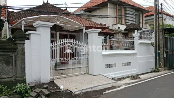 image RUMAH STRATEGIS DI RENON, 3 KT, LT 200M² (2)