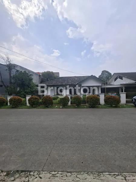 image RUMAH HOOK MURAH LUAS DI JATIWARINGIN ASRI (1)