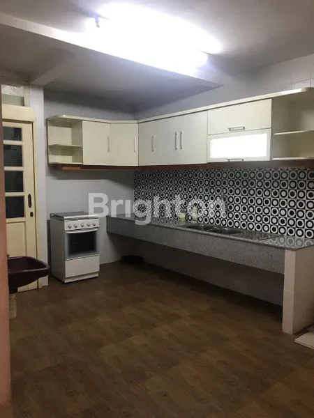 image RUMAH SIAP HUNI DI DARMO SENTOSA, HOOK 330 M², FULL FURNISH (5)