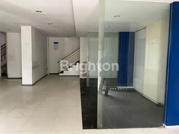 image DISEWAKAN RUKO DI JALAN ADI SUCIPTO, LOKASI STRATEGIS DAN BAGUS, ADA AREA PARKIR, DEKAT MALL DAN RUMAH SAKIT!!! (2)
