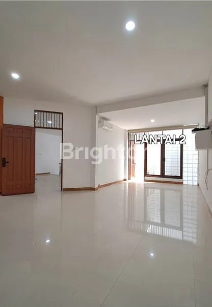 image RUMAH SUNTER TERAWAT 2LT JAKARTA UTARA JALAN 2 MOBIL (3)
