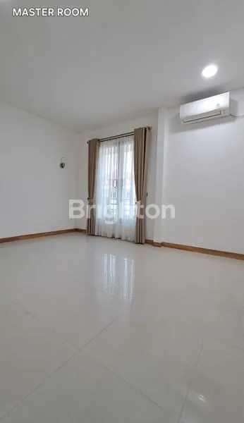 image RUMAH SUNTER TERAWAT 2LT JAKARTA UTARA JALAN 2 MOBIL (4)