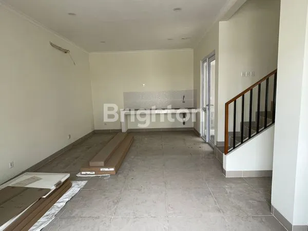 image TERMURAH JUAL CEPAT RUMAH 2 LANTAI BRAND NEW CLUSTER AGNESI SYMPHONIA SUMMARECON GADING SERPONG (2)