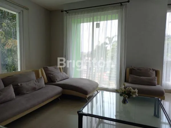 image DISEWAKAN RUMAH CLUSTER BEVERLY LIPPO CIKARANG (5)