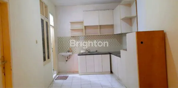 image RUMAH SIAP HUNI 4KT 90M² BISA CARPORT 1 MOBIL DI SUNTER AGUNG JAKARTA UTARA (6)