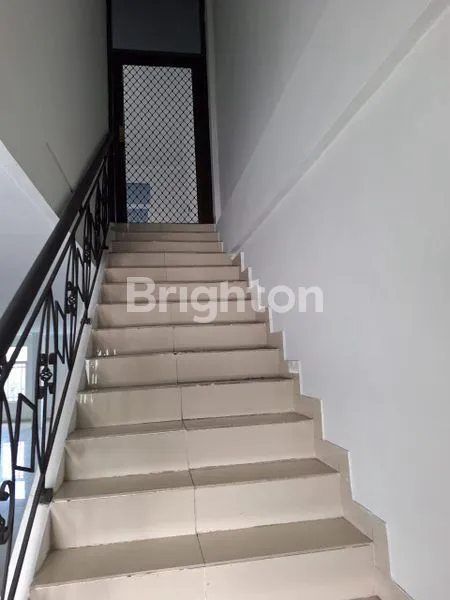 image  DISEWAKAN RUKO 3 LANTAI SUPER STRATEGIS – JL. GATOT SUBROTO BARAT (7)