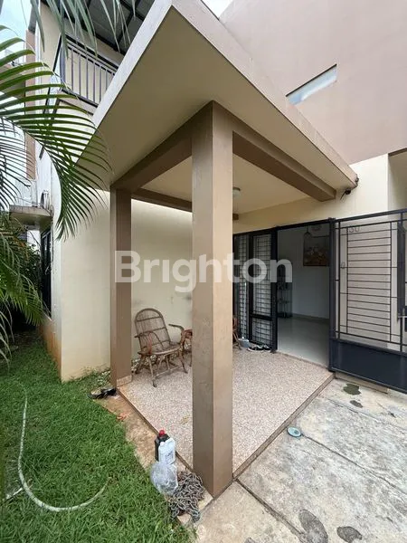 image RUMAH BARU RENOVASI DEKAT MALL CIJANTUNG PASAR REBO JAKARTA TIMUR (1)