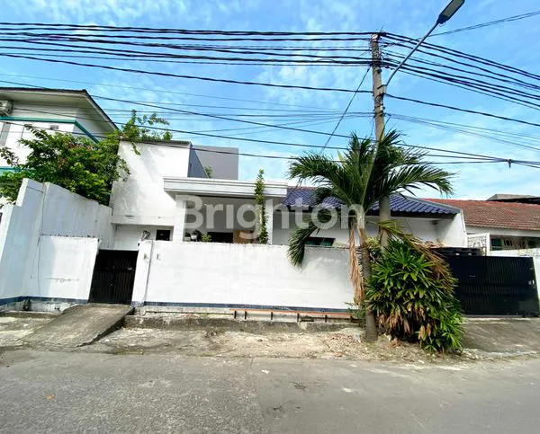 image RUMAH BESAR 1½ LANTAI 5KT 196M² DI SUNTER JAKARTA UTARA (1)