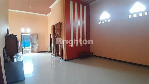 image DIJUAL RUMAH BAGUS LUAS. KOKOH DAN TERAWAT. BONUS KOLAM IKAN. PARKIR LUAS. (5)