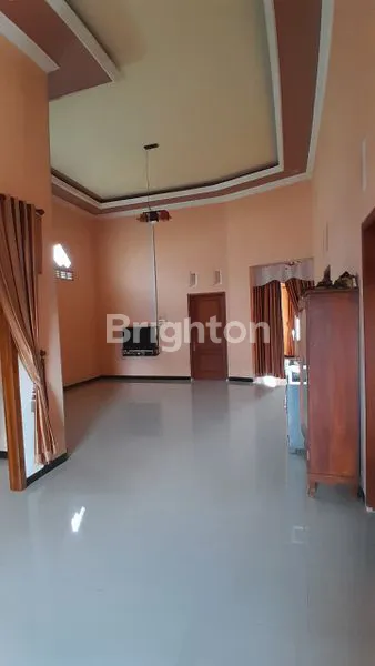 image DIJUAL RUMAH BAGUS LUAS. KOKOH DAN TERAWAT. BONUS KOLAM IKAN. PARKIR LUAS. (4)