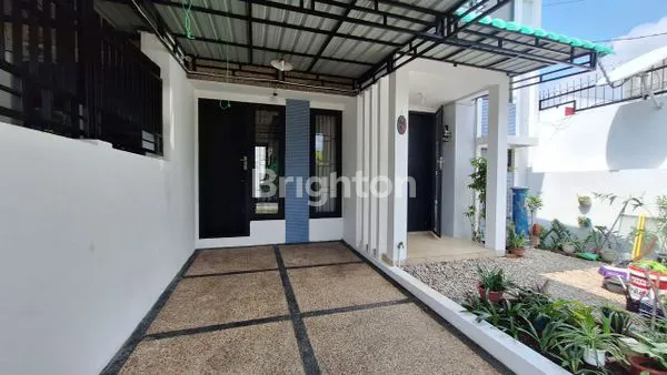 image RUMAH MEWAH SIAP HUNI 2 LANTAI DI JANTUNG KOTA PEKANBARU (4)