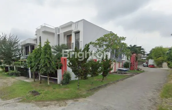 image RUMAH MEWAH SIAP HUNI 2 LANTAI DI JANTUNG KOTA PEKANBARU (2)