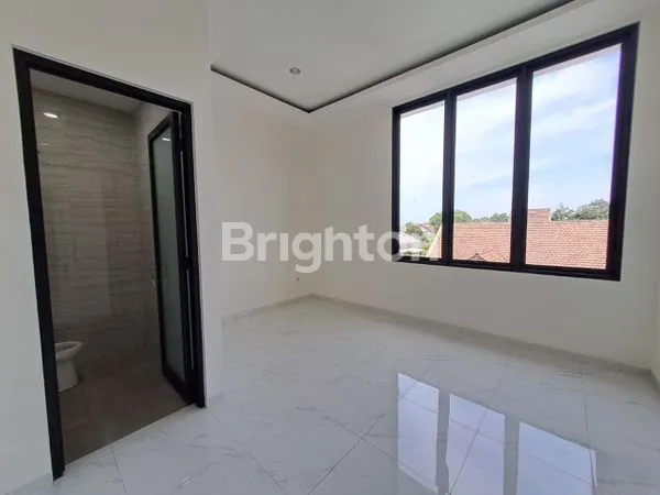 image RUMAH MEWAH 2 LANTAI SUKOREJO KAB. KEDIRI (7)