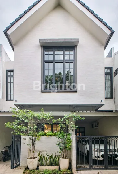 image DIJUAL RUMAH FULL FURNISH MEWAH 3 LANTAI DI SEPANJANG SIDOARJO – DEKAT MASJID, FASILITAS SUPER LENGKAP (1)