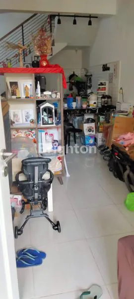 image RUMAH 2 LANTAI SHM DI PURI NIRWANA, CIKARET (5)
