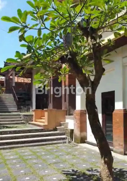 RUMAH 2 LANTAI LUAS DISEWAKAN