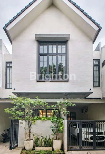 image DIJUAL RUMAH BAGUS MEWAH 3 LANTAI FULL FURNISH DI SEPANJANG, TAMAN, SIDOARJO - DEKAT MASJID, LINGKUNGAN NYAMAN (1)