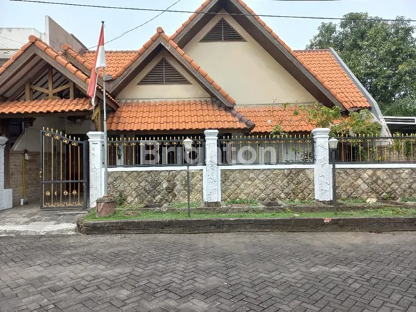 RUMAH SECOND MEDOKAN ASRI DEKAT KE KAMPUS UPN, COCOK UNTUK KOS