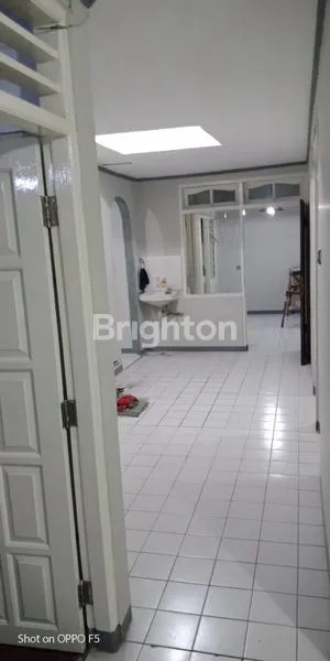 image RUMAH SAWOJAJAR MURAH SIAP HUNI 2 LANTAI,DEKAT DENGAN PINTU MASUK TOL,SANGAT STRATEGIS DEKAT DENGAN FASILITAS UMUM (5)