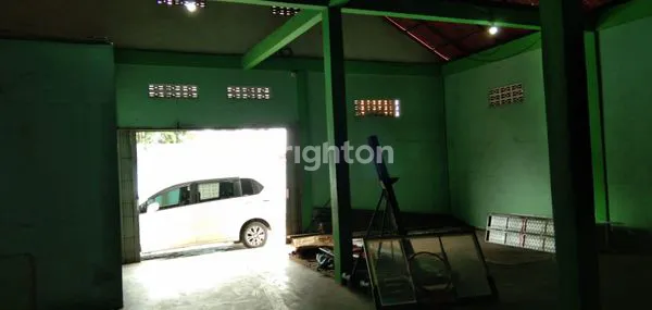 image GUDANG SIAP PAKAI DI LOKASI STRATEGIS JL SUNGAI AMPAL UNTUK USAHA DAN INVESTASI (8)