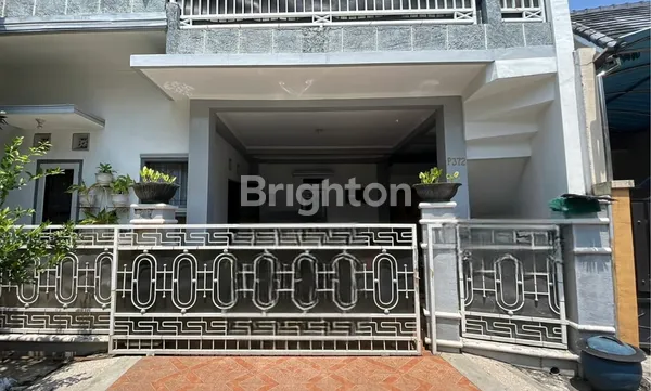 RUMAH ELEGAN 2 LANTAI FULLY FURNISHED DI LOKASI PREMIUM PERUMAHAN GRIYASHANTA  MALANG