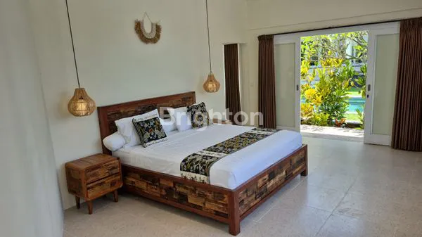 image SEWA VILLA CANTIK 3+1 KT, KOLAM RENANG & VIEW SAWAH DI PERERENAN (5)