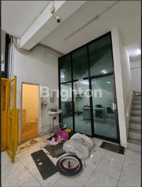 image RUKO STRATEGIS GATOT SUBROTO TENGAH (6)