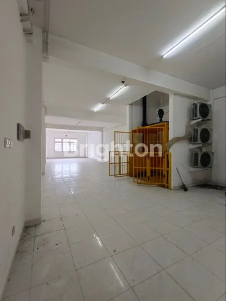 image RUKO STRATEGIS GATOT SUBROTO TENGAH (7)