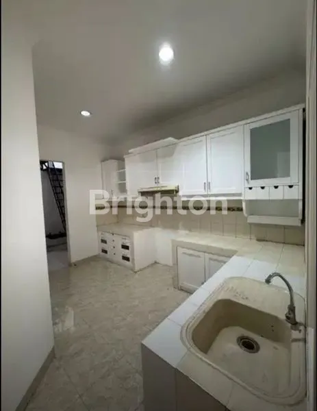 image DISEWAKAN RUMAH KEMBANG WANGI PURI INDAH JAKARTA BARAT  (6)