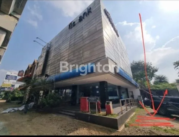 image RUKO HOOK EKS BANK 3 LANTAI – LOKASI BERGENGSI DI KELAPA GADING, SANGAT COCOK UNTUK USAHA BESAR (7)