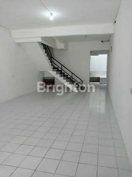 image RUKO 2.5 LANTAI SIAP PAKAI COCOK UNTUK KANTOR/GUDANG/BISNIS LOKASI STRATEGIS DAERAH SUNTER AGUNG, JAKARTA UTARA (2)