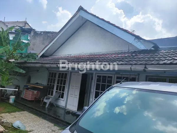 image RUMAH LAMA MASIH LAYAK HUNI LOKASI JELAMBAR KAVLING POLRI JAKARTA BARAT (1)