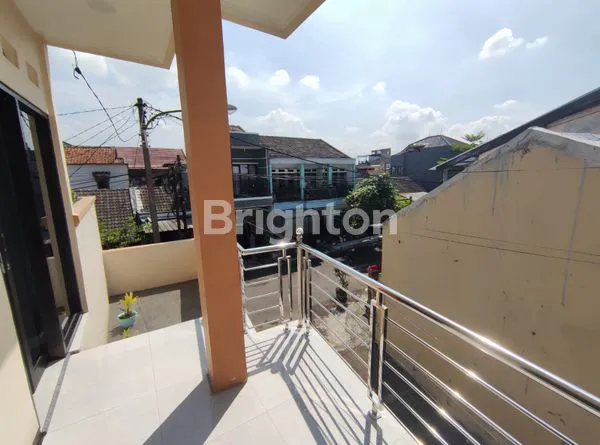 image RUMAH MODERN 2 LANTAI DI BUMI ASRI, BANDUNG KULON (7)