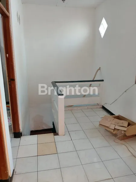 image DIJUAL RUMAH SECOND RUNGKUT MENANGGAL MASIH TERAWAT, STRATEGIS DEKAT KAMPUS UPN DAN RAYA MERR  (4)